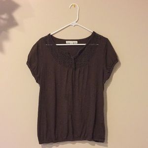 Short sleeve, comfy brown top